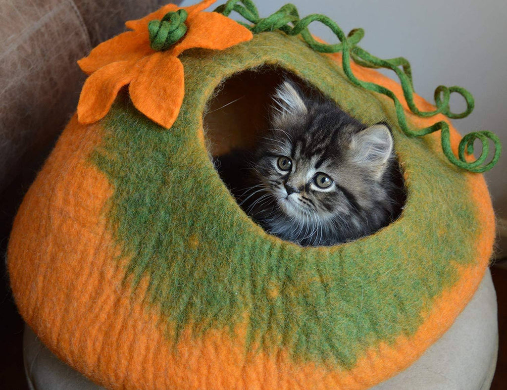 Handmade Natural Cat Cave Bed Y13771