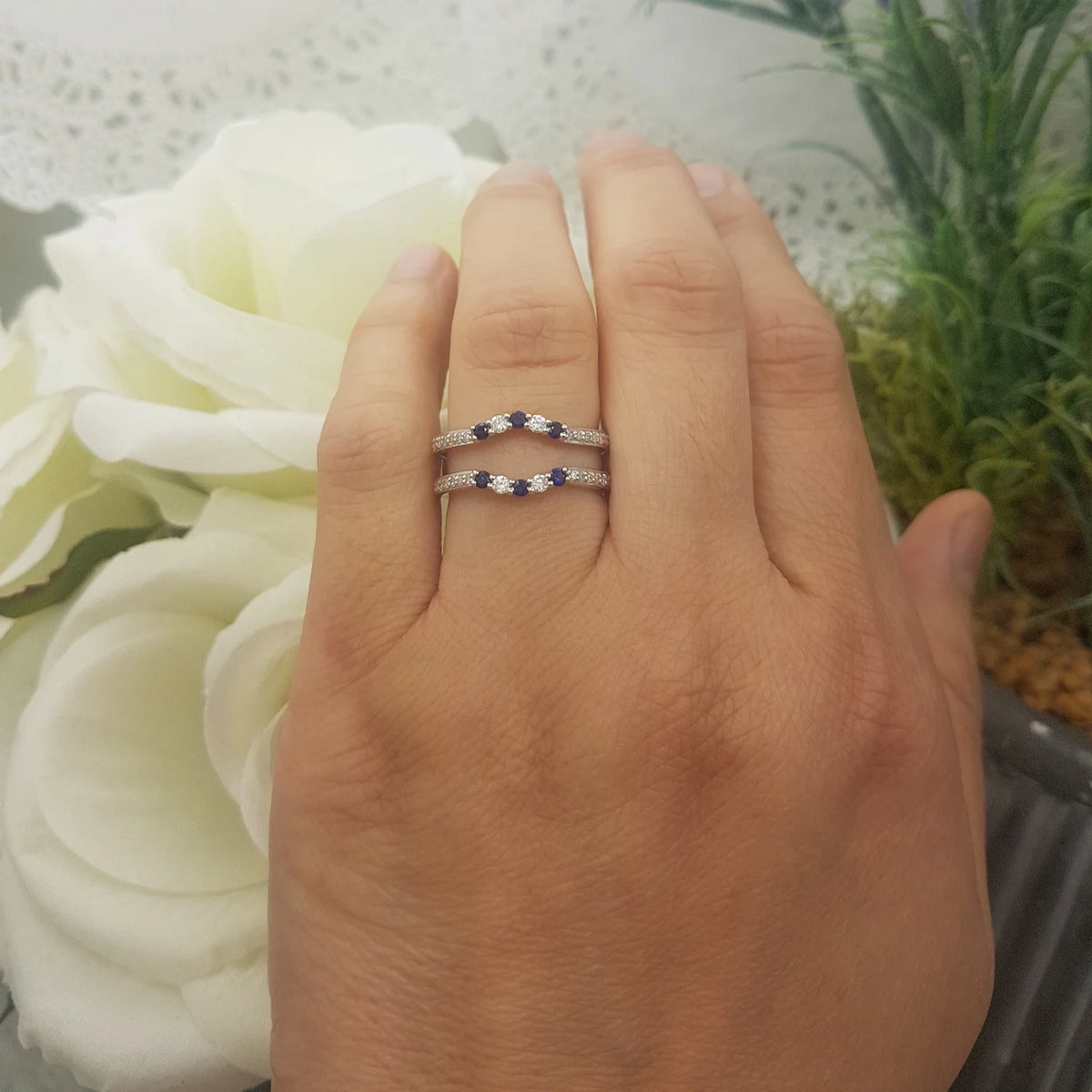 18K White Gold Sapphire Diamond Ring T8919