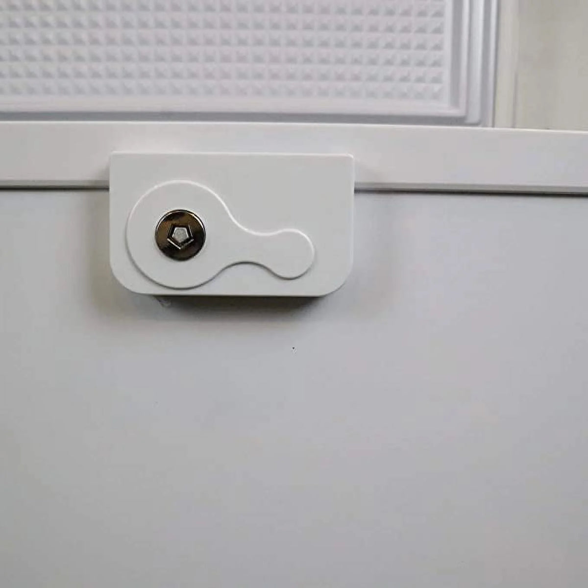 50" Commercial Chest Freezer White Q679