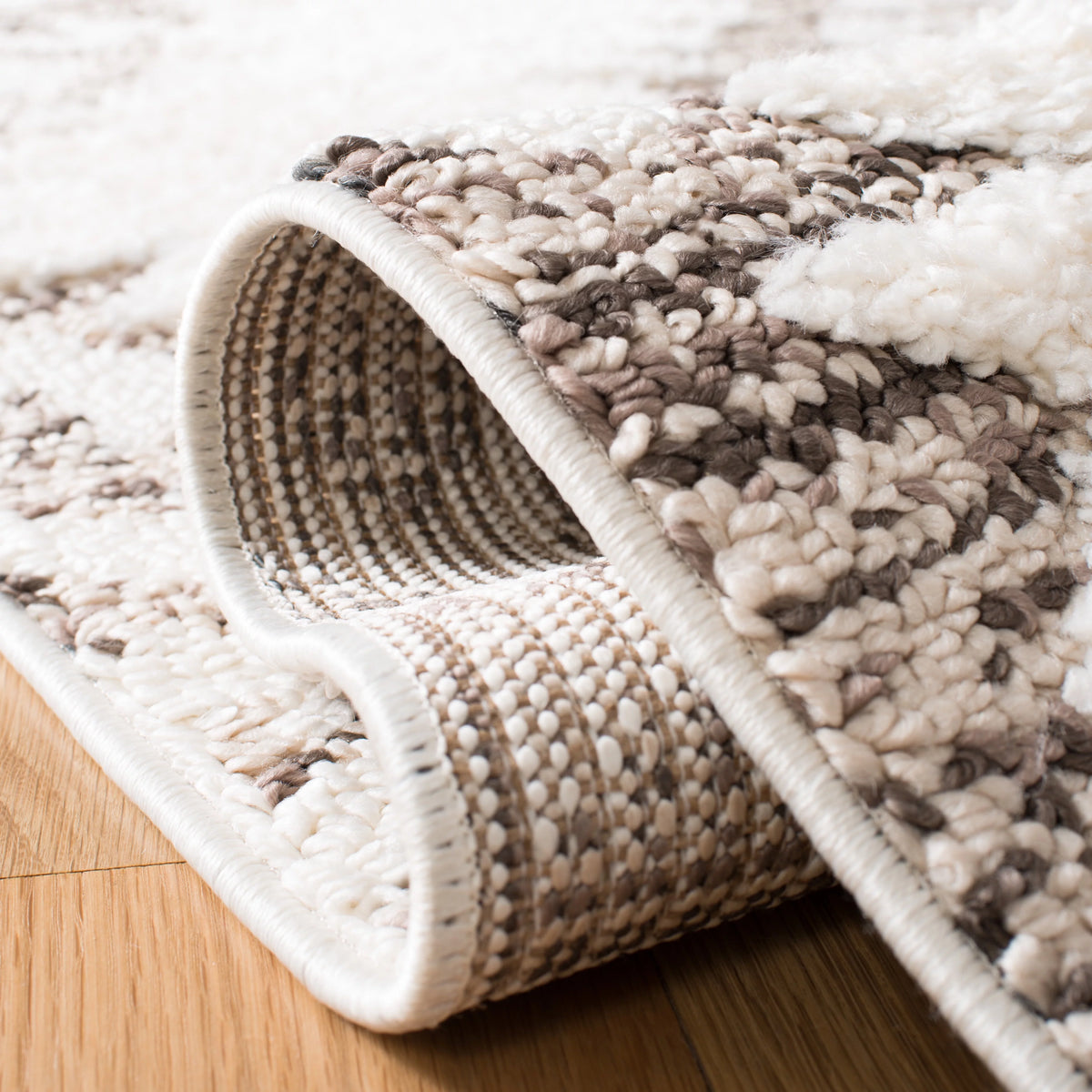 Ivory Brown 8' x 10' Shag Area Rug M674517