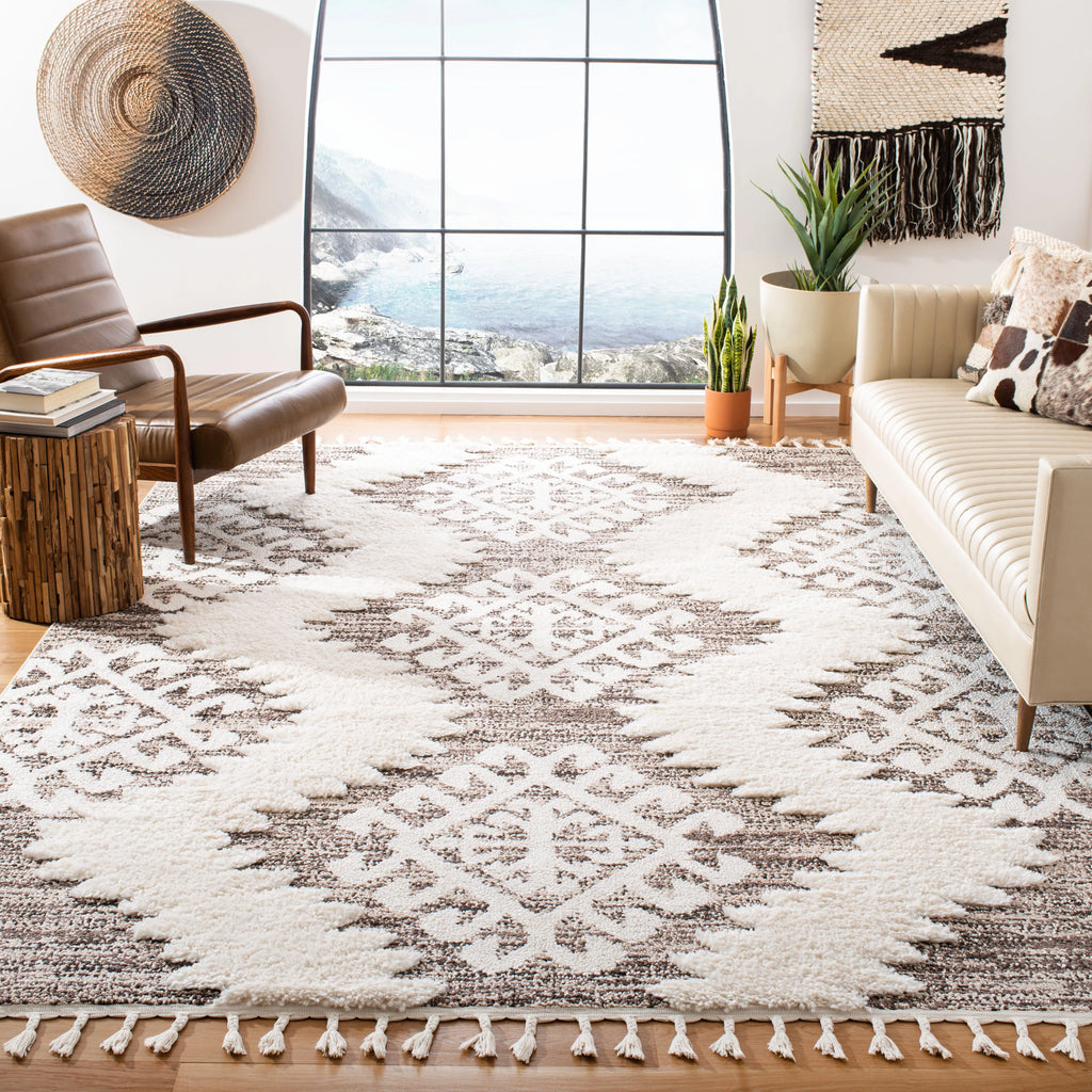 Ivory Brown 8' x 10' Shag Area Rug M674517