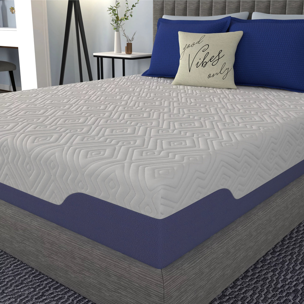 Queen Hybrid Mattress D5575
