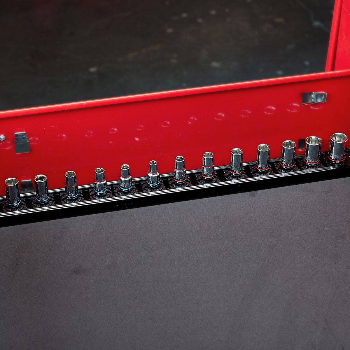 1/4 in. Magnetic Socket Rail with Twist Lock F18117