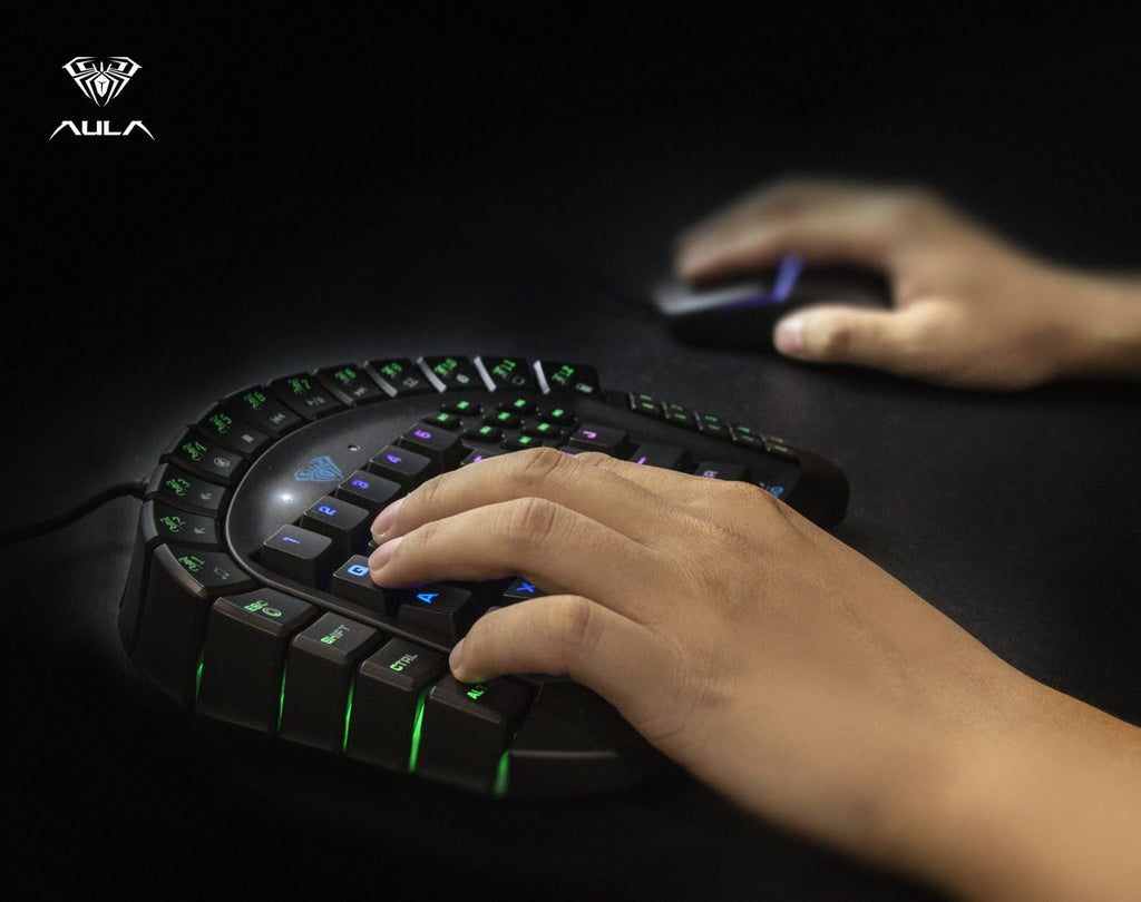 One Handed Mechanical Gaming Keyboard with Wrist Rest C8342