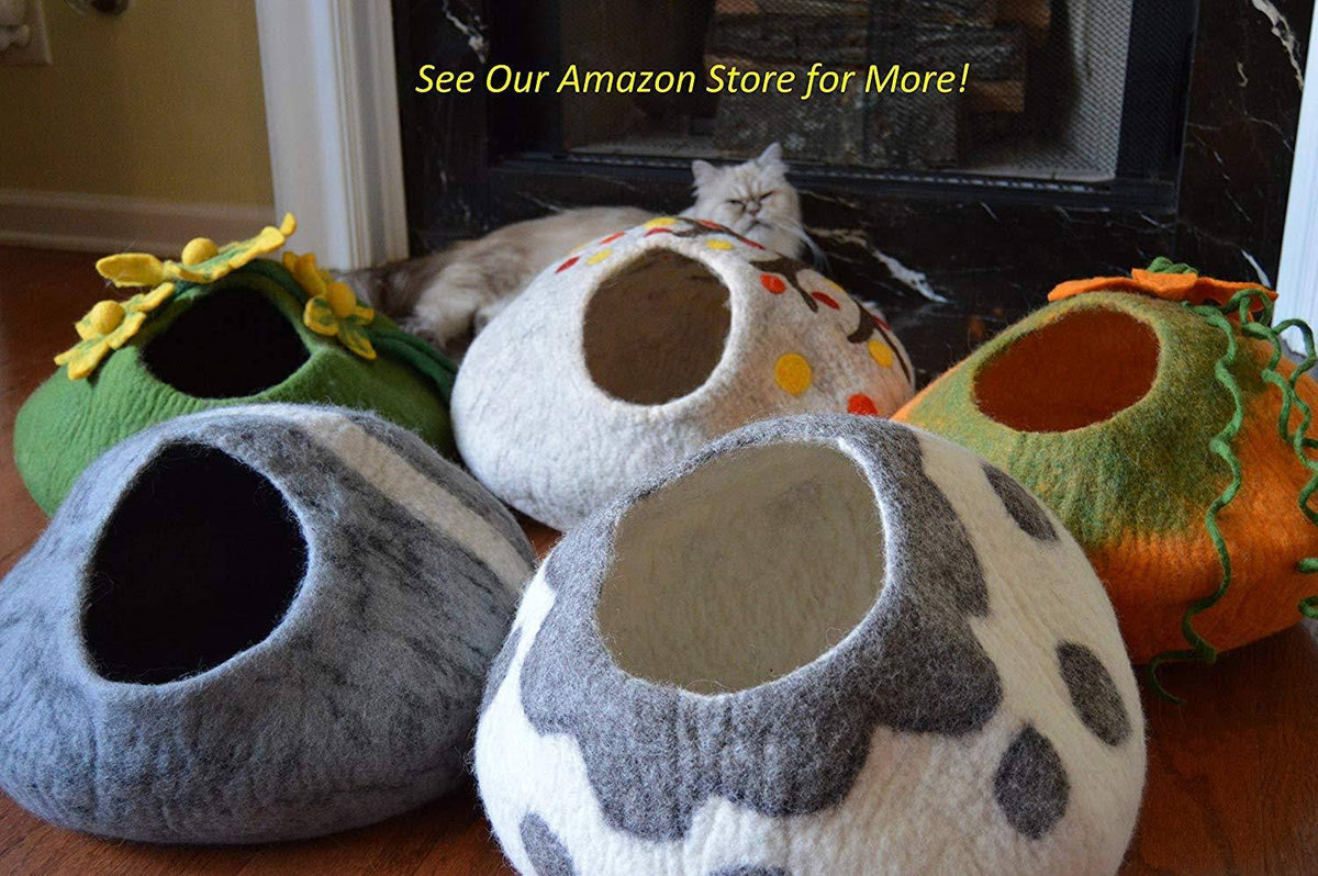 Handmade Natural Cat Cave Bed Y13771