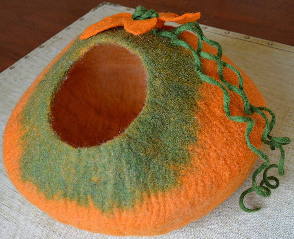 Handmade Natural Cat Cave Bed Y13771