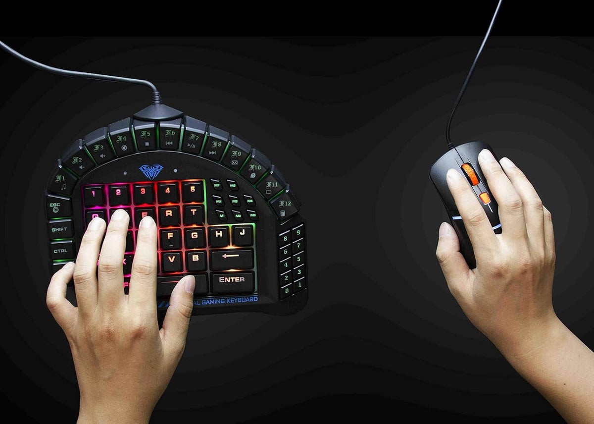 One Handed Mechanical Gaming Keyboard with Wrist Rest C8342