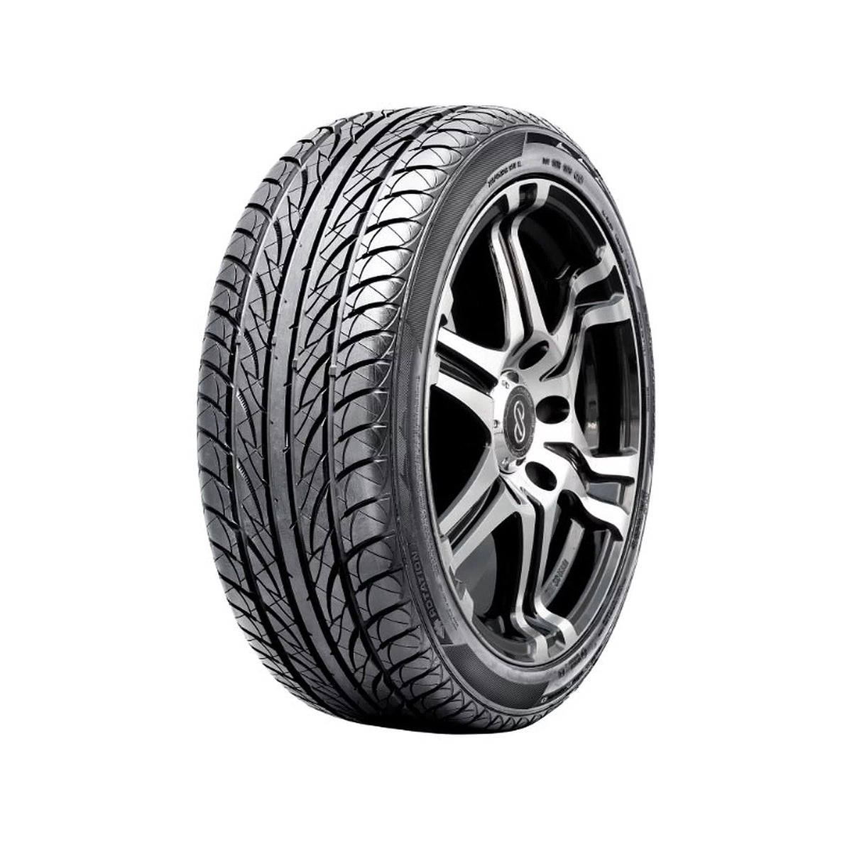 225/40R18 92W XL Passenger Tire Q900