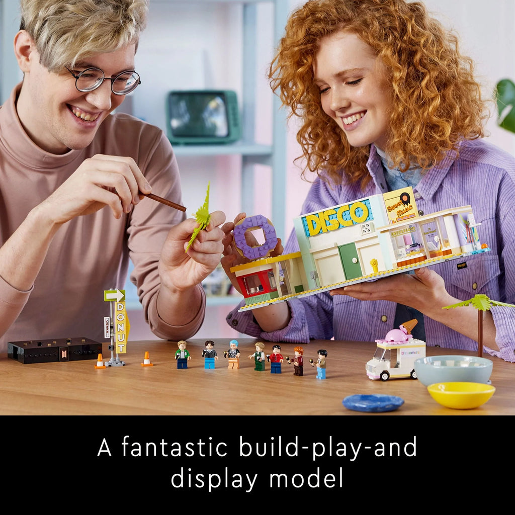Model Kit with 7 Minifigures V502